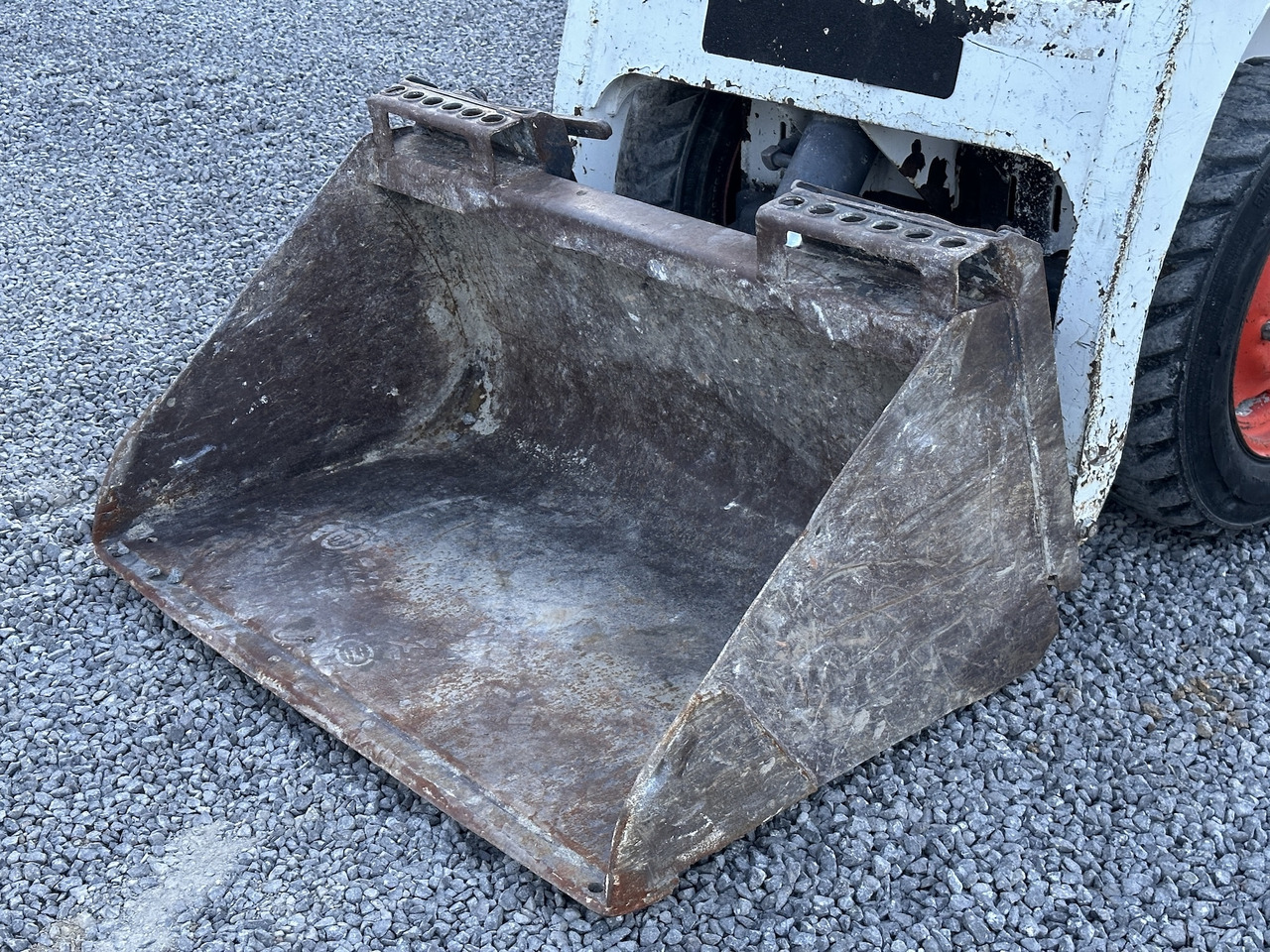 Компактен натоварувач BOBCAT S70: слика 11 Компактен натоварувач BOBCAT S70: слика 11