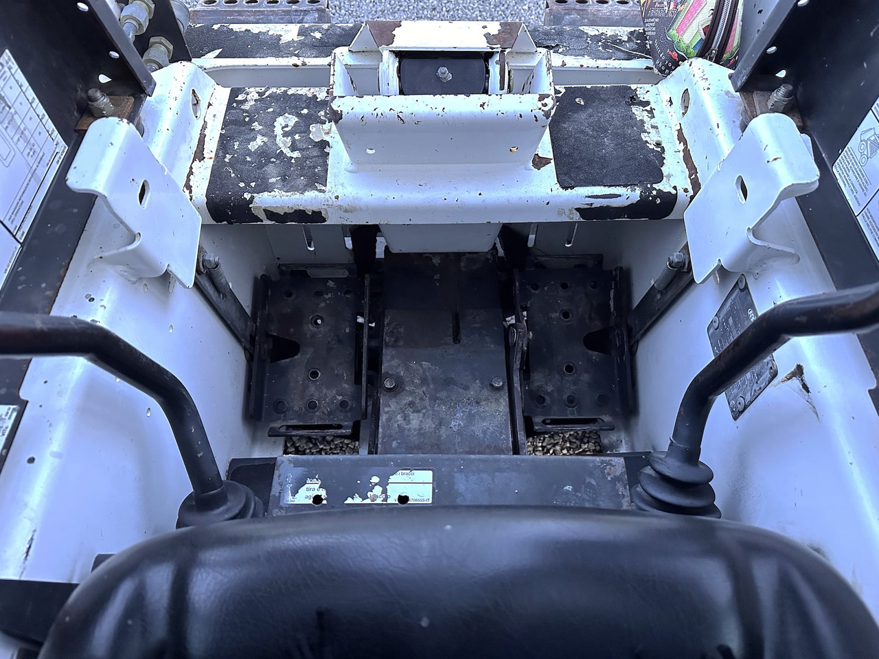 Компактен натоварувач BOBCAT S70: слика 17 Компактен натоварувач BOBCAT S70: слика 17