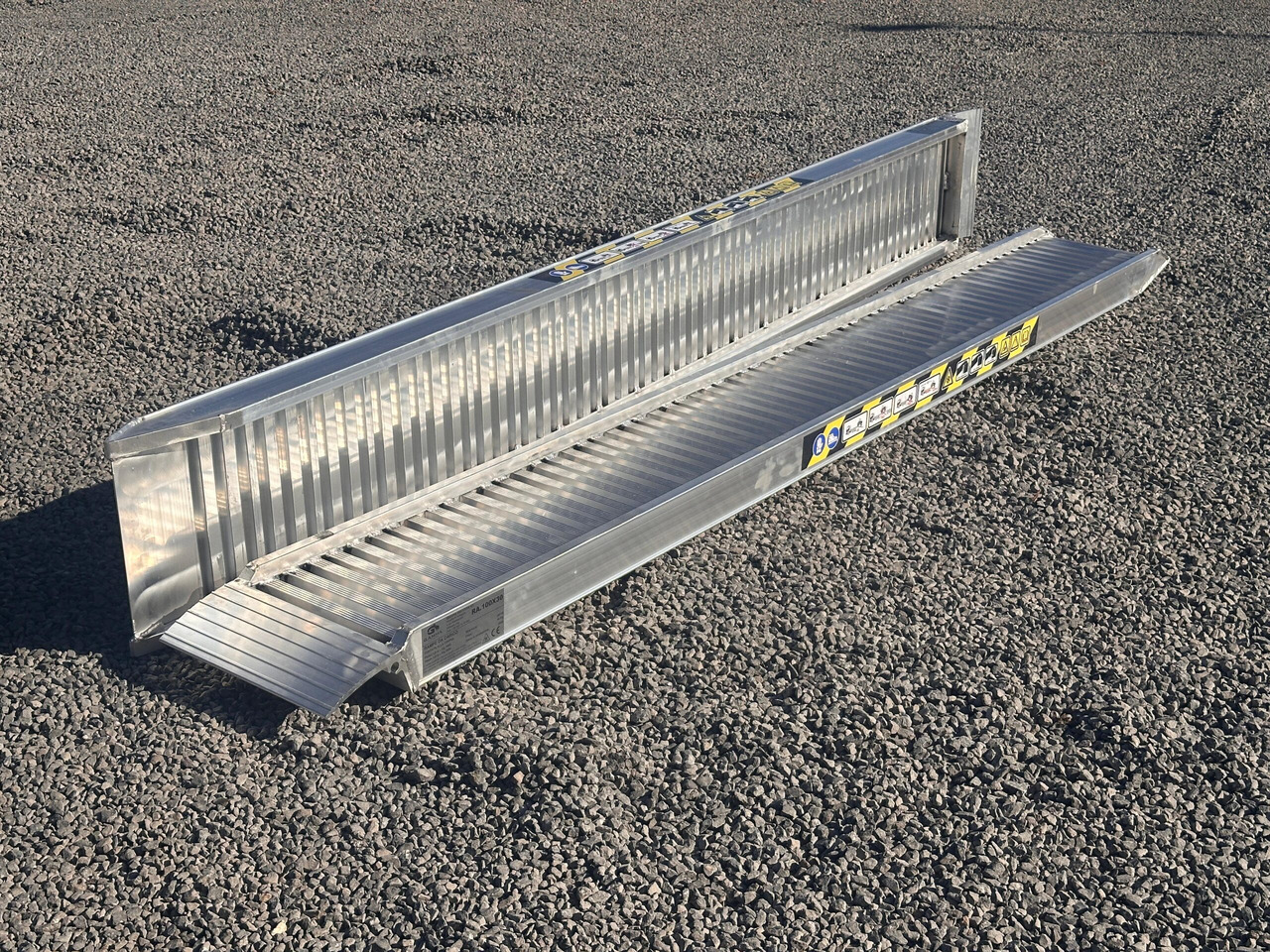 DAMAC RA.100X30 - Товарна рампа: слика 1 DAMAC RA.100X30 - Товарна рампа: слика 1