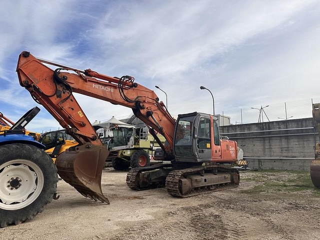 Hitachi ZX180 - Багер гасеничар: слика 1 Hitachi ZX180 - Багер гасеничар: слика 1