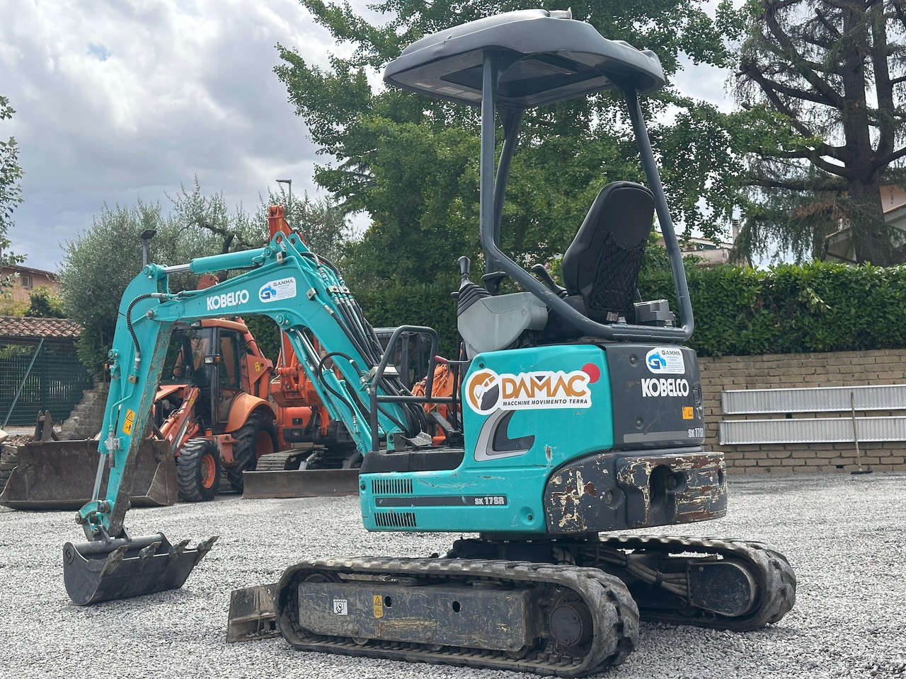 KOBELCO SK17SR-3E - Мини багер: слика 3 KOBELCO SK17SR-3E - Мини багер: слика 3