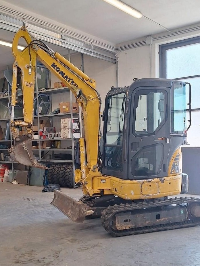 KOMATSU PC27MR-2 - Мини багер: слика 1 KOMATSU PC27MR-2 - Мини багер: слика 1