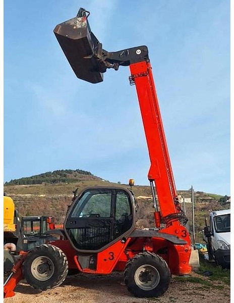 Manitou MVT1332SL - Телескопски ракувач: слика 2 Manitou MVT1332SL - Телескопски ракувач: слика 2