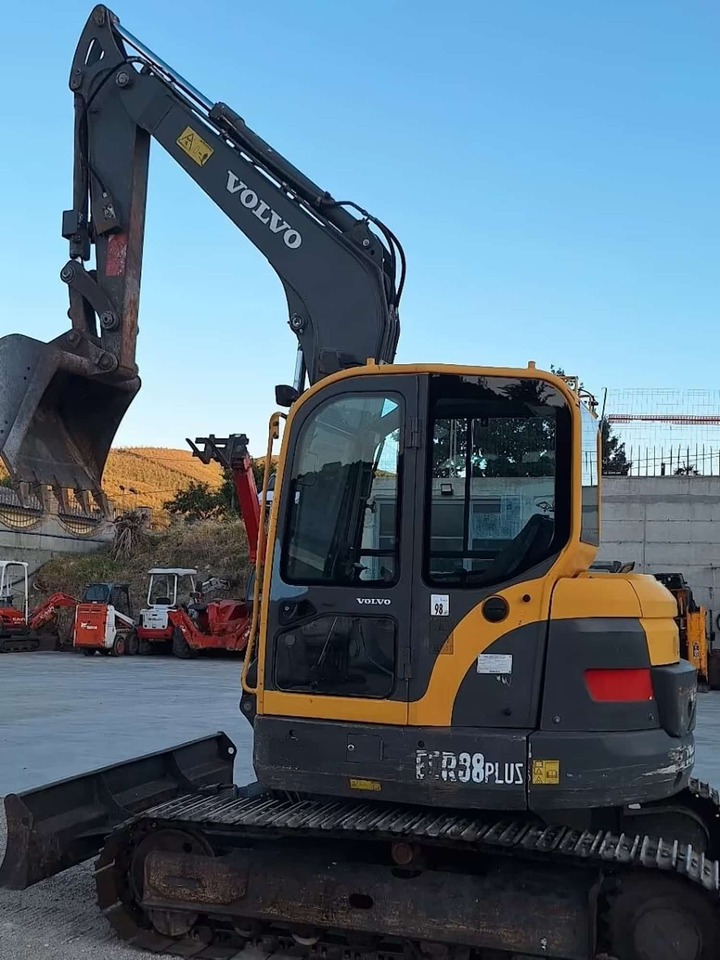 VOLVO ECR88 PLUS - Мини багер: слика 5 VOLVO ECR88 PLUS - Мини багер: слика 5