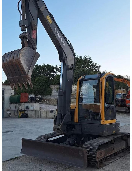 Volvo ECR88PLUS - Мини багер: слика 2 Volvo ECR88PLUS - Мини багер: слика 2