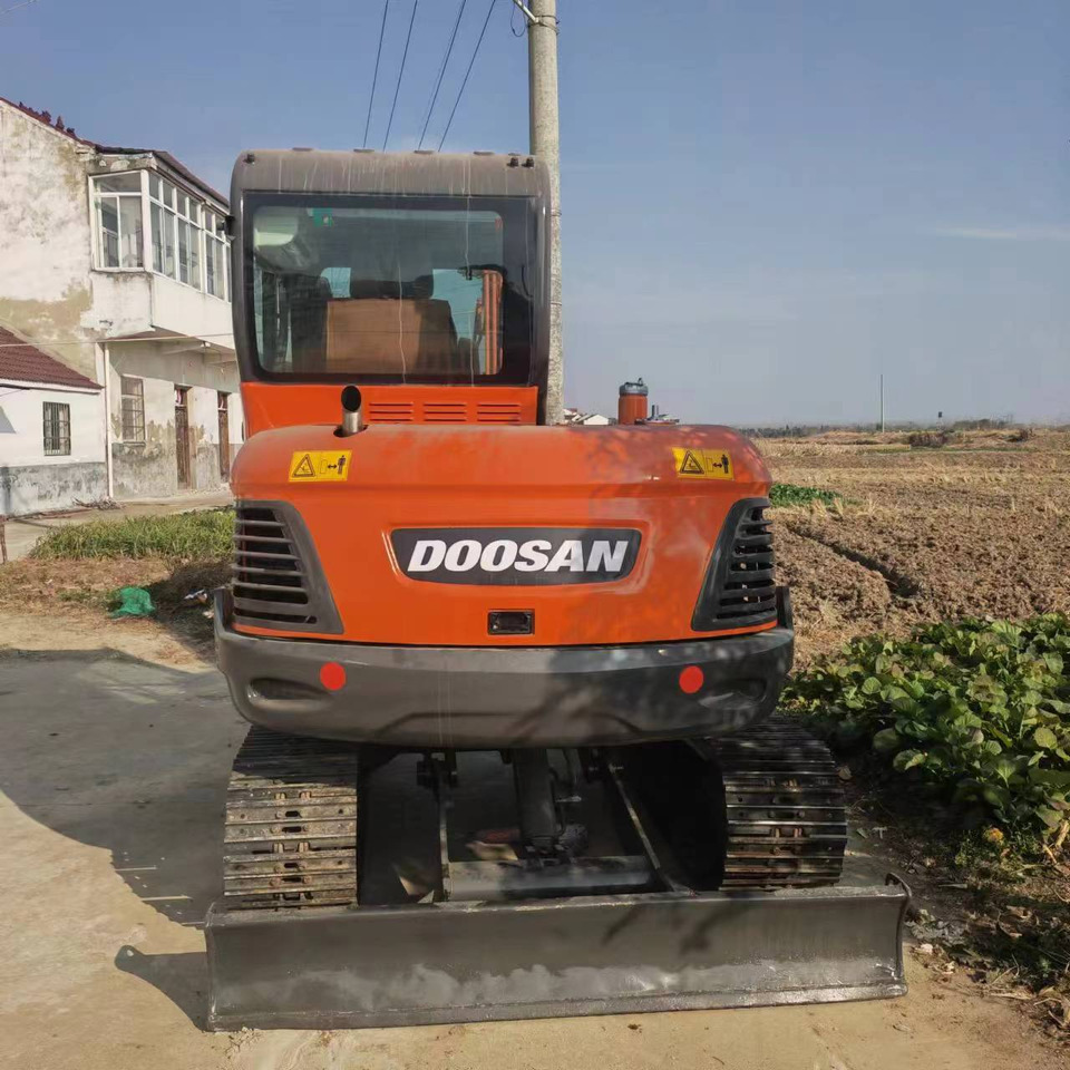 DOOSAN DX60 - Мини багер: слика 3 DOOSAN DX60 - Мини багер: слика 3