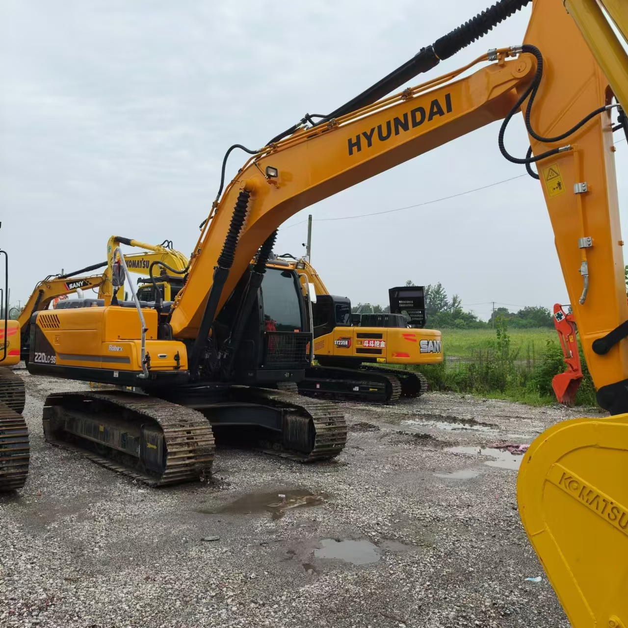 HYUNDAI R220LC-9S - Багер гасеничар: слика 3 HYUNDAI R220LC-9S - Багер гасеничар: слика 3