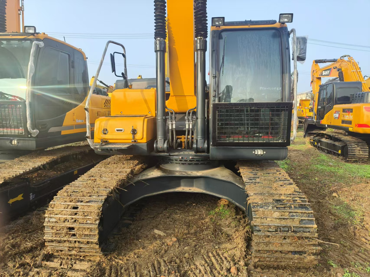 HYUNDAI ROBEX 220LC-9S - Багер гасеничар: слика 5 HYUNDAI ROBEX 220LC-9S - Багер гасеничар: слика 5