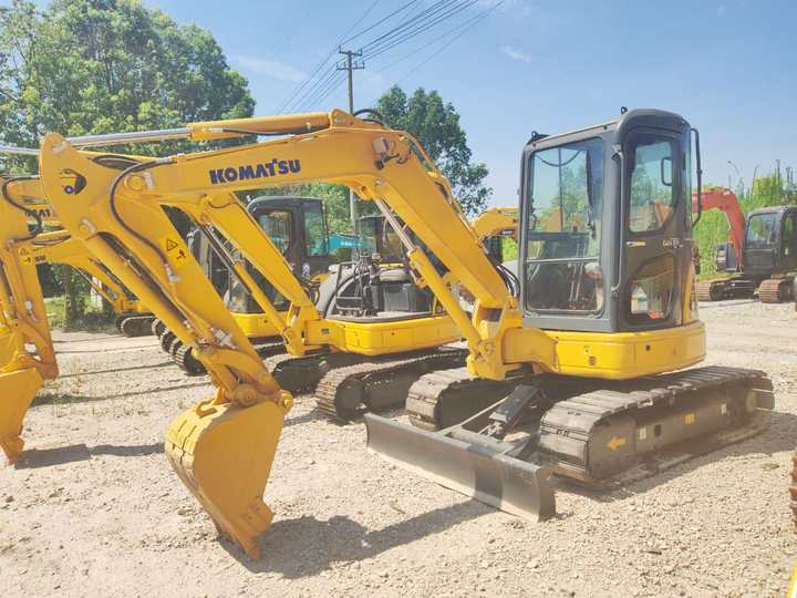 KOMATSU PC40 - Мини багер: слика 4 KOMATSU PC40 - Мини багер: слика 4