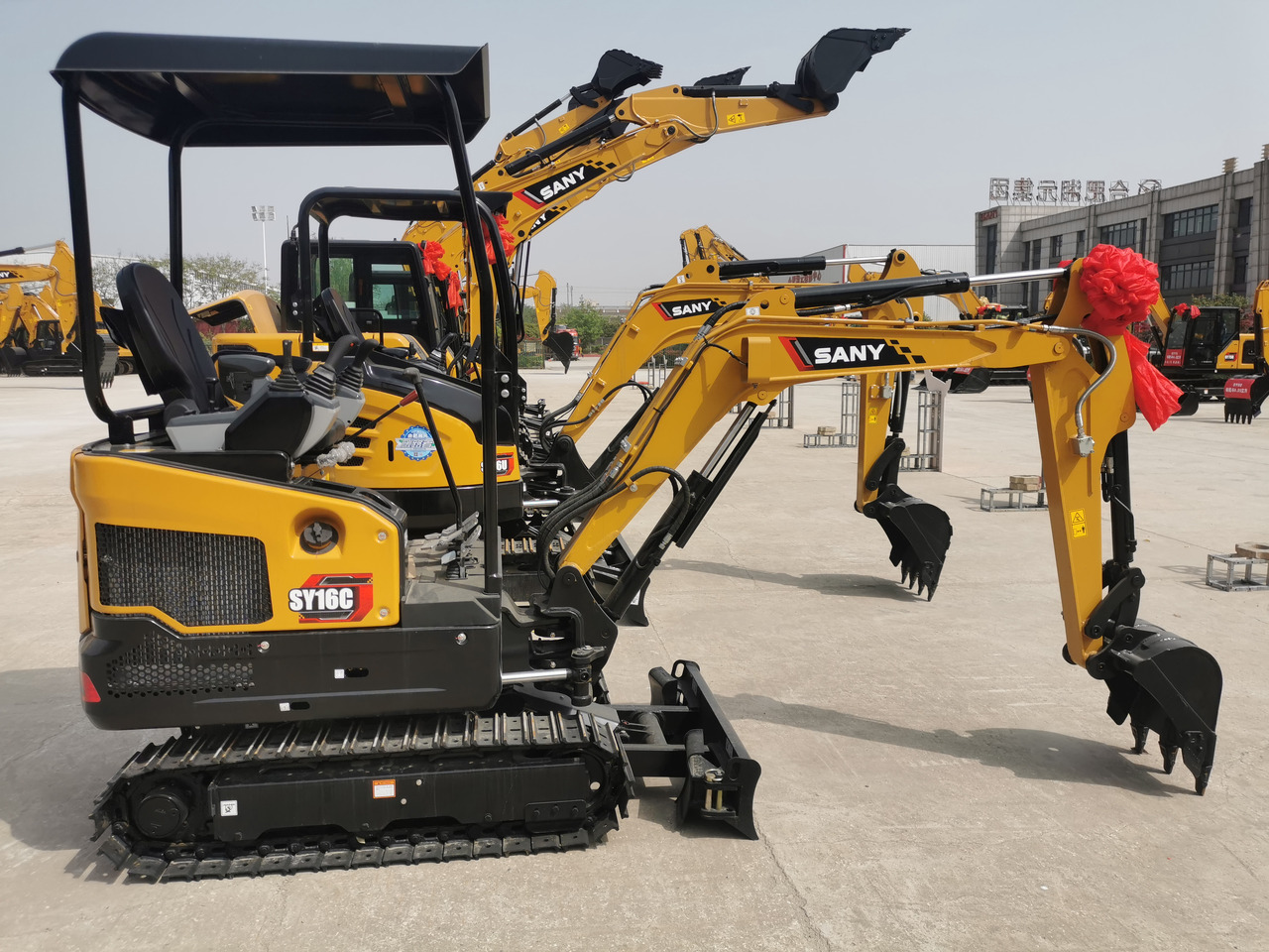 SANY SY16 - Багер гасеничар: слика 1 SANY SY16 - Багер гасеничар: слика 1