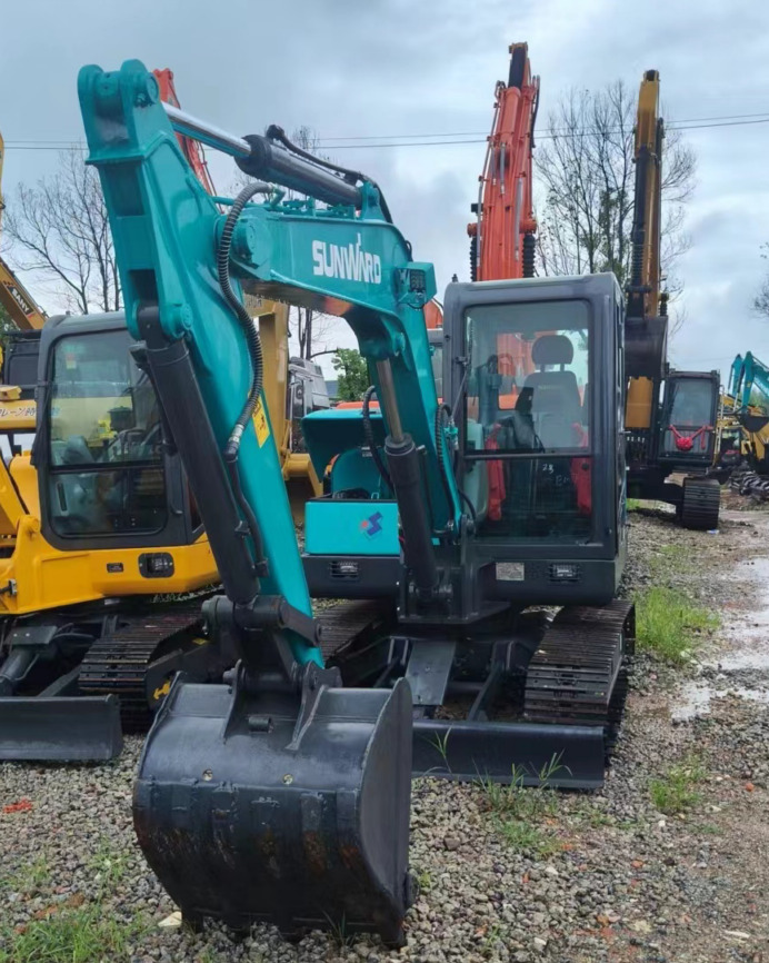 SUNWARD SWE 60E - Мини багер: слика 4 SUNWARD SWE 60E - Мини багер: слика 4
