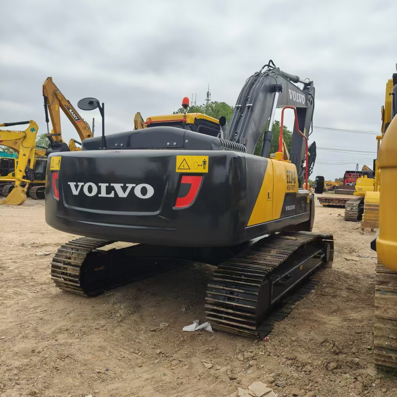 VOLVO EC240 - Багер гасеничар: слика 3 VOLVO EC240 - Багер гасеничар: слика 3