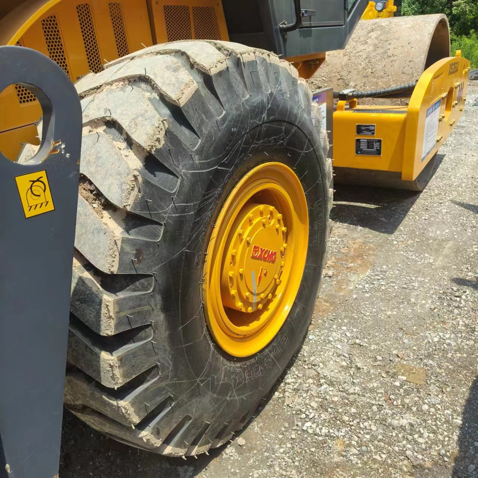 Лизинг на XCMG XS263J XCMG XS263J: слика 8