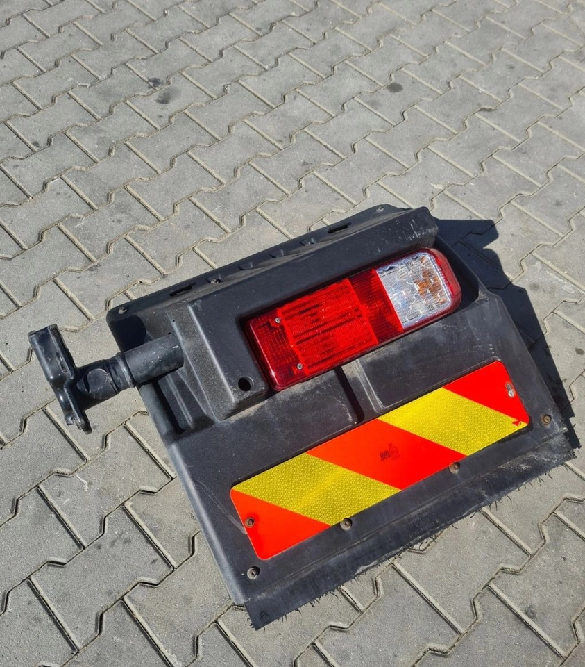 BŁOTNIK KOMPLETNY PRAWY TYŁ LAMPA CHLAPACZ MOCOWANIE FORD F-MAX CARGO - Блатобран: слика 3 BŁOTNIK KOMPLETNY PRAWY TYŁ LAMPA CHLAPACZ MOCOWANIE FORD F-MAX CARGO - Блатобран: слика 3