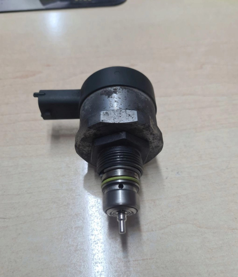 BOSCH- REGULATOR CIŚNIENIA LISTWY PALIWA FORD F-MAX 500 Gc46 9H321 BA 0281006475 - Вентил: слика 3 BOSCH- REGULATOR CIŚNIENIA LISTWY PALIWA FORD F-MAX 500 Gc46 9H321 BA 0281006475 - Вентил: слика 3