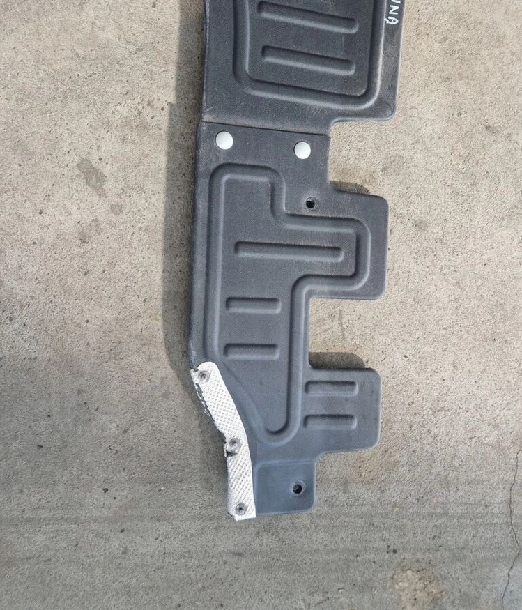 EKOLOGIA WYCISZENIE WYGŁUSZENIE OSŁONA SILNIKA LEWA FORD F-MAX CARGO EURO 6 Ford F-MAX CARGO - Мотор и делови за Камион: слика 2 EKOLOGIA WYCISZENIE WYGŁUSZENIE OSŁONA SILNIKA LEWA FORD F-MAX CARGO EURO 6 Ford F-MAX CARGO - Мотор и делови за Камион: слика 2