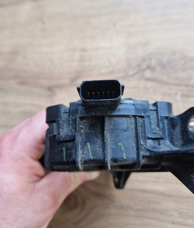 FORD PEDAŁ GAZU POTENCJOMETR FORD F-MAX CARGO EURO 6 - Педала за Камион: слика 2 FORD PEDAŁ GAZU POTENCJOMETR FORD F-MAX CARGO EURO 6 - Педала за Камион: слика 2