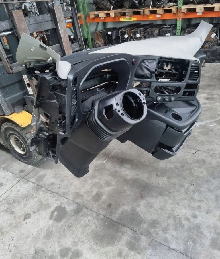 Ford KONSOLA KOMPLETNA KOKPIT DESKA ROZDZIELCZA STELAŻ F-MAX EURO 6 Ford KONSOLA KOMPLETNA KOKPIT DESKA ROZDZIELCZA STELAŻ FORD F-MAX EURO 6 - Контролна табла за Камион: слика 5 Ford KONSOLA KOMPLETNA KOKPIT DESKA ROZDZIELCZA STELAŻ F-MAX EURO 6 Ford KONSOLA KOMPLETNA KOKPIT DESKA ROZDZIELCZA STELAŻ FORD F-MAX EURO 6 - Контролна табла за Камион: слика 5