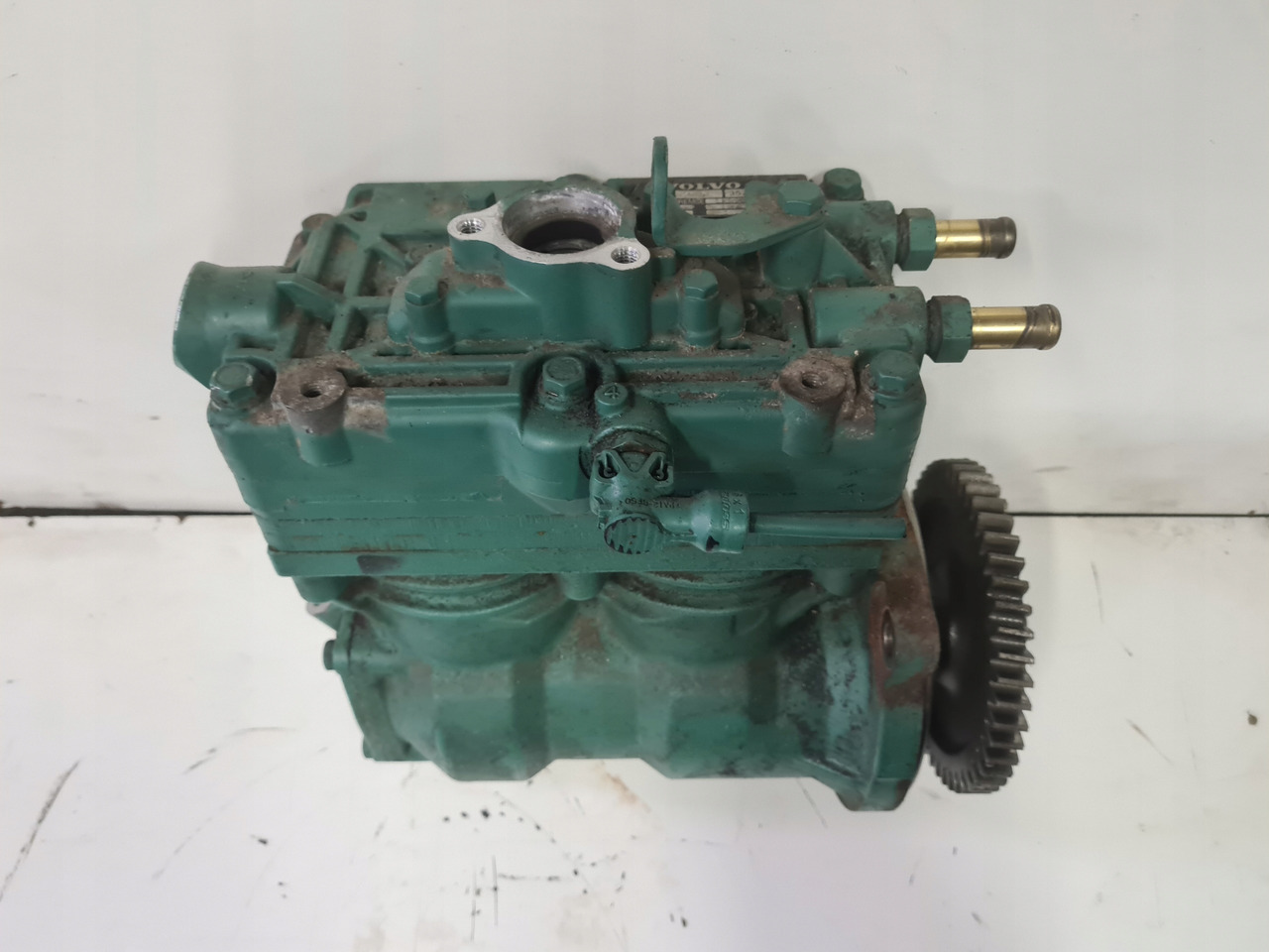 KNORR-BREMSE SPRĘŻARKA KOMPRESOR POWIETRZA RENAULT GAMA T EVO VOLVO FH 5 FM 5 ORYGINAŁ - Компресор на воздушна кочница за Камион: слика 4 KNORR-BREMSE SPRĘŻARKA KOMPRESOR POWIETRZA RENAULT GAMA T EVO VOLVO FH 5 FM 5 ORYGINAŁ - Компресор на воздушна кочница за Камион: слика 4