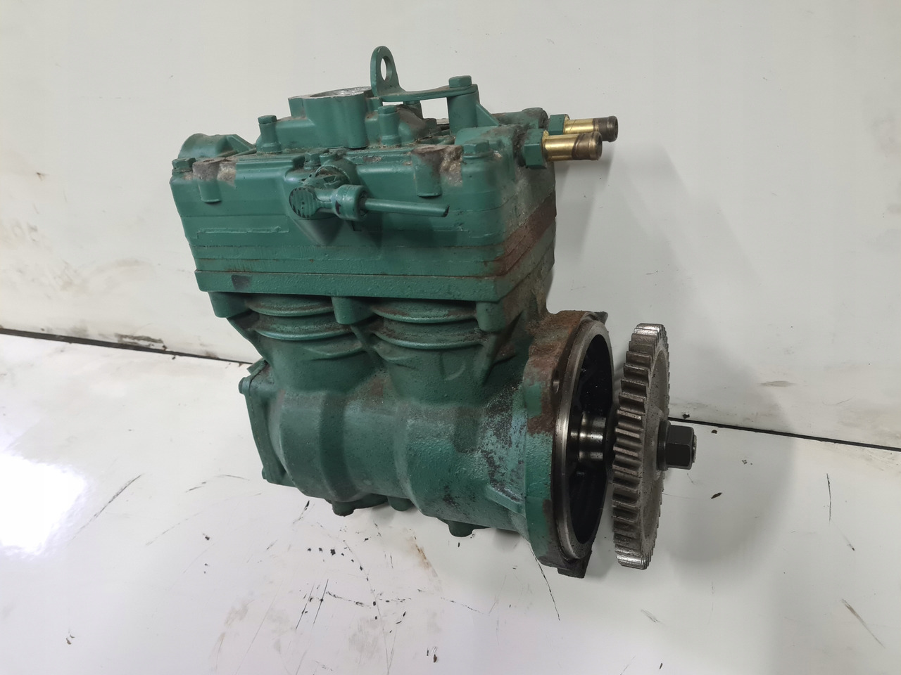 KNORR-BREMSE SPRĘŻARKA KOMPRESOR POWIETRZA RENAULT GAMA T EVO VOLVO FH 5 FM 5 ORYGINAŁ - Компресор на воздушна кочница за Камион: слика 1 KNORR-BREMSE SPRĘŻARKA KOMPRESOR POWIETRZA RENAULT GAMA T EVO VOLVO FH 5 FM 5 ORYGINAŁ - Компресор на воздушна кочница за Камион: слика 1