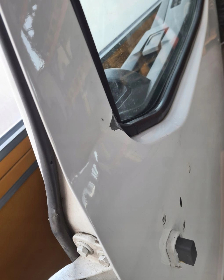 RENAULT DRZWI KOMPLETNE LEWE RENAULT GAMA T RANGE - Врата и делови за Камион: слика 3 RENAULT DRZWI KOMPLETNE LEWE RENAULT GAMA T RANGE - Врата и делови за Камион: слика 3