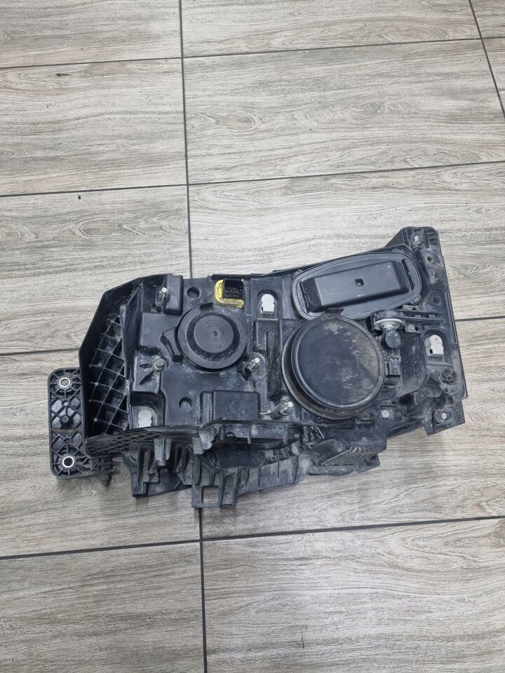 RENAULT LAMPA PRAWA REFLEKTOR RENAULT GAMA T RANGE ORYGINAŁ - Предни светла за Камион: слика 4 RENAULT LAMPA PRAWA REFLEKTOR RENAULT GAMA T RANGE ORYGINAŁ - Предни светла за Камион: слика 4