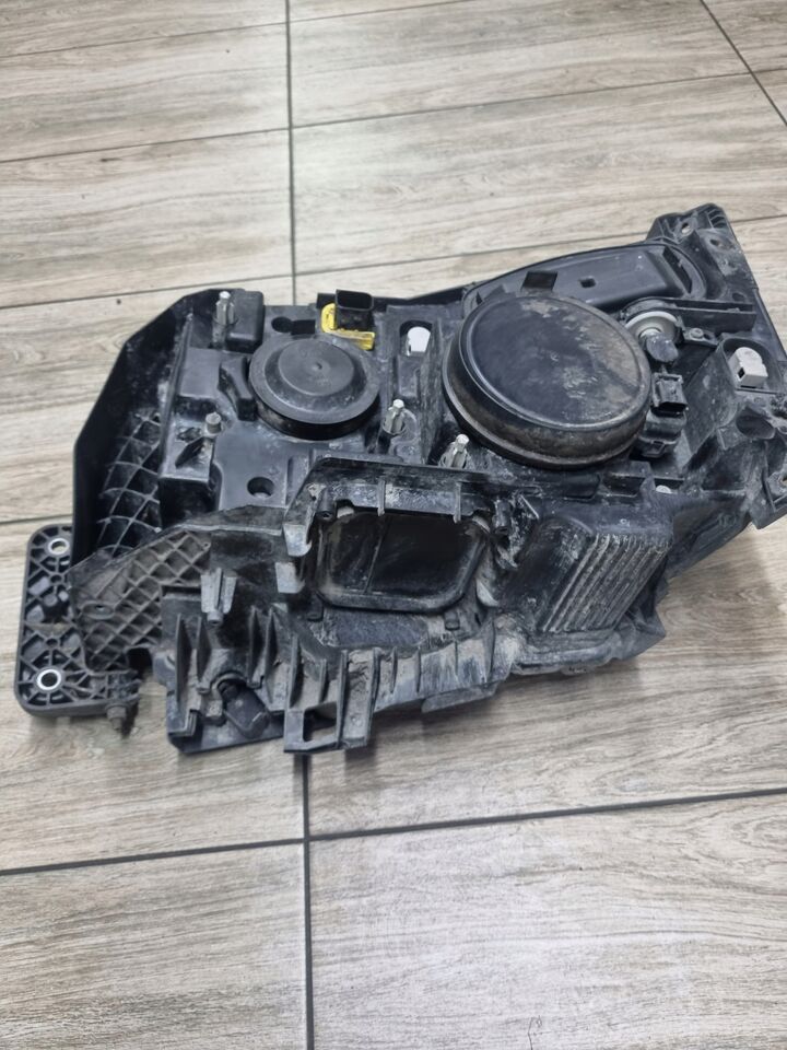 RENAULT LAMPA PRAWA REFLEKTOR RENAULT GAMA T RANGE ORYGINAŁ - Предни светла за Камион: слика 5 RENAULT LAMPA PRAWA REFLEKTOR RENAULT GAMA T RANGE ORYGINAŁ - Предни светла за Камион: слика 5