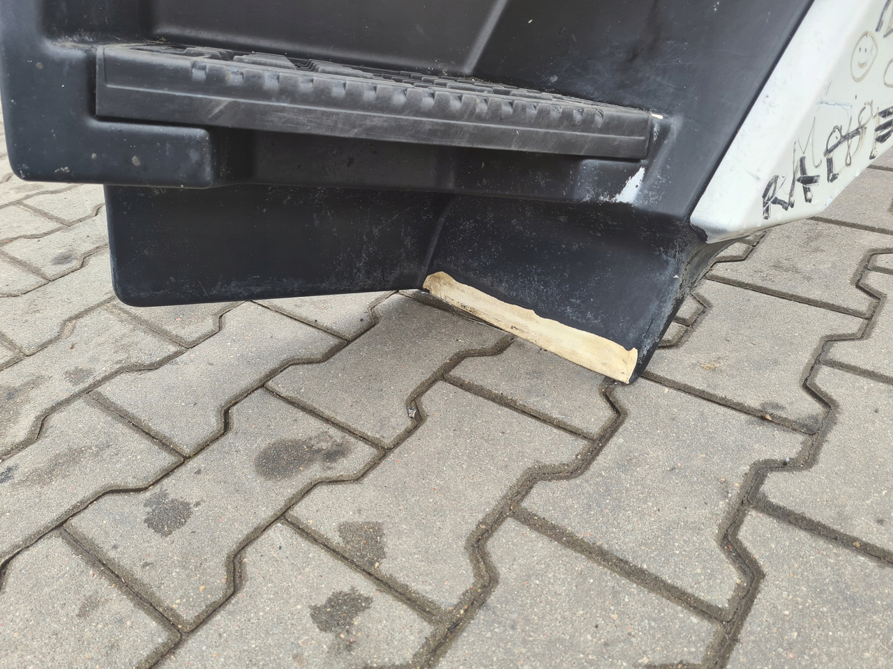 RENAULT STOPNICA GÓRNA STOPIEŃ LEWY RENAULT GAMA T RANGE HIGH - Праг за стапнување за Камион: слика 3 RENAULT STOPNICA GÓRNA STOPIEŃ LEWY RENAULT GAMA T RANGE HIGH - Праг за стапнување за Камион: слика 3