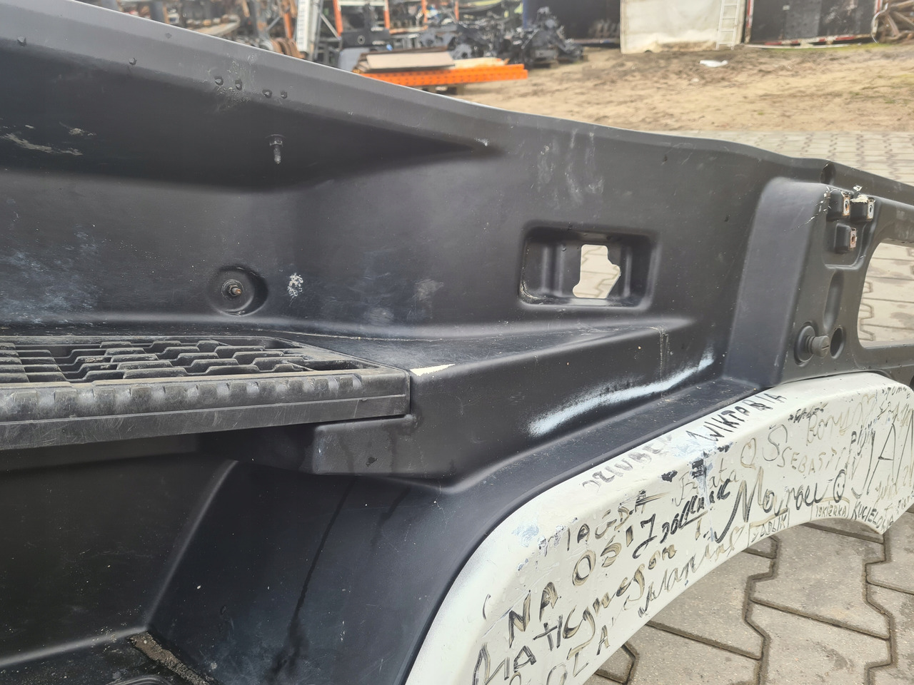 RENAULT STOPNICA GÓRNA STOPIEŃ LEWY RENAULT GAMA T RANGE HIGH - Праг за стапнување за Камион: слика 4 RENAULT STOPNICA GÓRNA STOPIEŃ LEWY RENAULT GAMA T RANGE HIGH - Праг за стапнување за Камион: слика 4