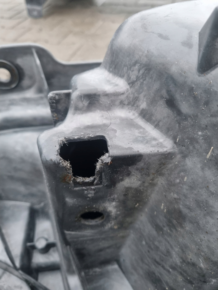 RENAULT STOPNICA GÓRNA STOPIEŃ LEWY RENAULT GAMA T RANGE - Праг за стапнување за Камион: слика 3 RENAULT STOPNICA GÓRNA STOPIEŃ LEWY RENAULT GAMA T RANGE - Праг за стапнување за Камион: слика 3