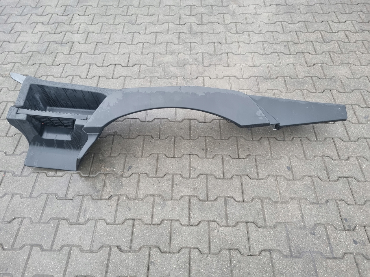 RENAULT STOPNICA GÓRNA STOPIEŃ LEWY RENAULT GAMA T RANGE - Праг за стапнување за Камион: слика 1 RENAULT STOPNICA GÓRNA STOPIEŃ LEWY RENAULT GAMA T RANGE - Праг за стапнување за Камион: слика 1