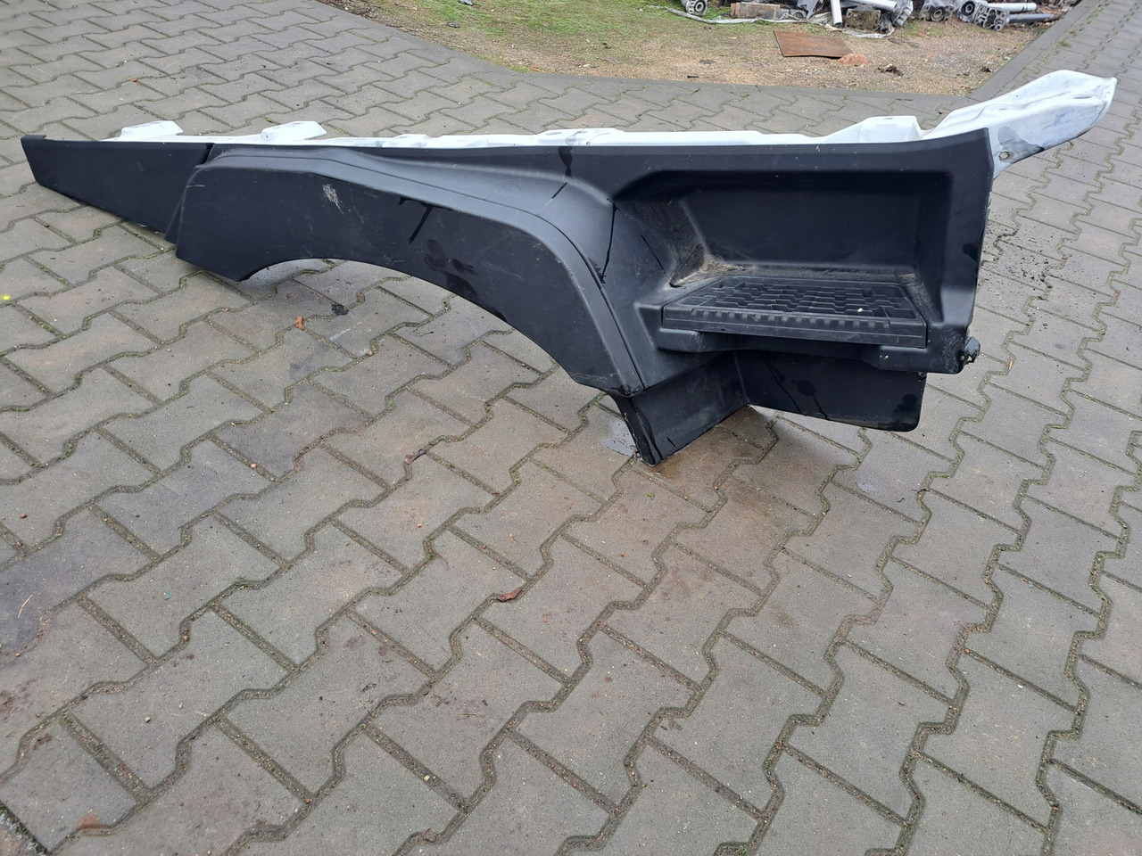 RENAULT STOPNICA GÓRNA STOPIEŃ PRAWY RENAULT GAMA T RANGE - Праг за стапнување за Камион: слика 1 RENAULT STOPNICA GÓRNA STOPIEŃ PRAWY RENAULT GAMA T RANGE - Праг за стапнување за Камион: слика 1