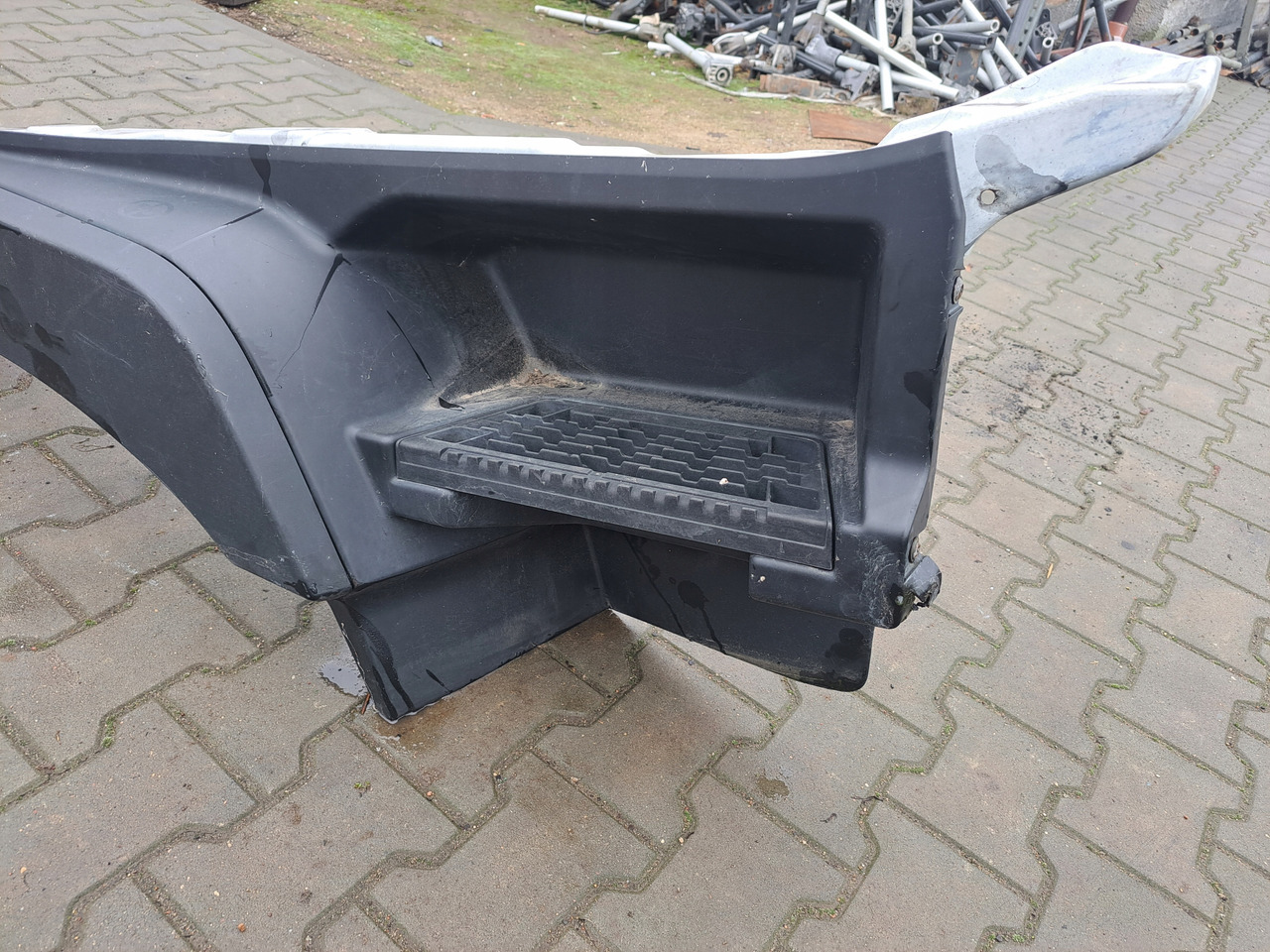 RENAULT STOPNICA GÓRNA STOPIEŃ PRAWY RENAULT GAMA T RANGE - Праг за стапнување за Камион: слика 2 RENAULT STOPNICA GÓRNA STOPIEŃ PRAWY RENAULT GAMA T RANGE - Праг за стапнување за Камион: слика 2