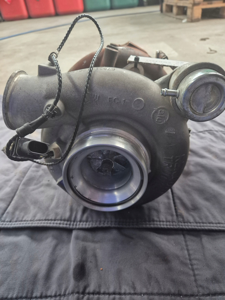 RENAULT TURBINA TURBOSPRĘŻARKA TURBO I-SAVE VOLVO FH 5 Renault T-Serie Evo DTI 13 - Турбо за Камион: слика 1 RENAULT TURBINA TURBOSPRĘŻARKA TURBO I-SAVE VOLVO FH 5 Renault T-Serie Evo DTI 13 - Турбо за Камион: слика 1