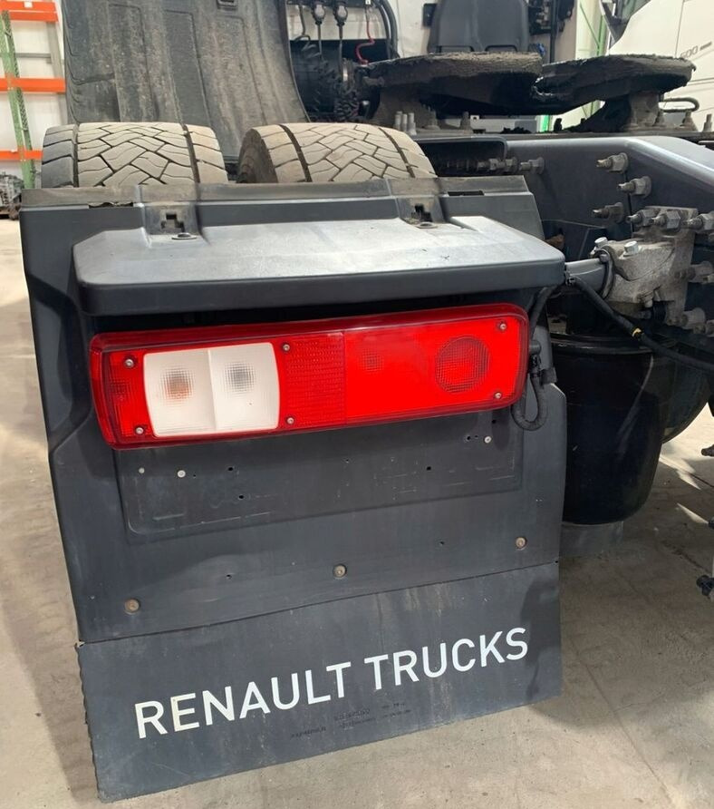 Renault BŁOTNIK LEWY TYŁ KOMPLETNY RENAULT GAMA T C RANGE - Блатобран за Камион: слика 2 Renault BŁOTNIK LEWY TYŁ KOMPLETNY RENAULT GAMA T C RANGE - Блатобран за Камион: слика 2
