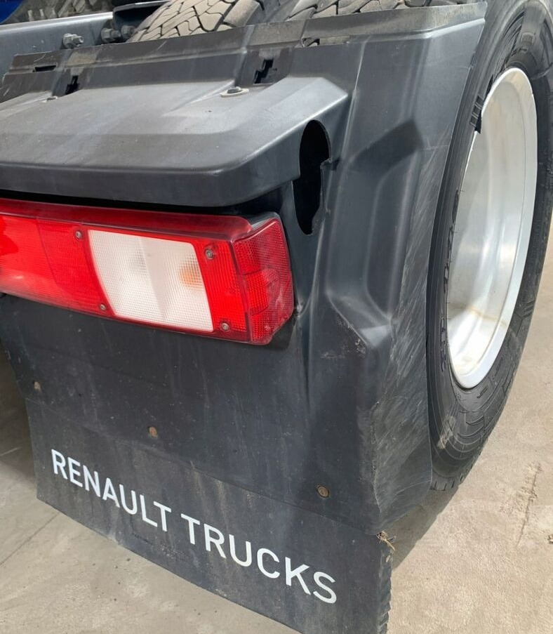 Renault BŁOTNIK PRAWY TYŁ KOMPLETNY RENAULT GAMA T C RANGE - Блатобран за Камион: слика 1 Renault BŁOTNIK PRAWY TYŁ KOMPLETNY RENAULT GAMA T C RANGE - Блатобран за Камион: слика 1