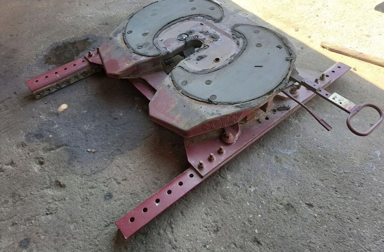Renault HOLLAND GF 150 MM GAMA T 21325975 Renault - Спојка на петто тркало за Камион: слика 3 Renault HOLLAND GF 150 MM GAMA T 21325975 Renault - Спојка на петто тркало за Камион: слика 3