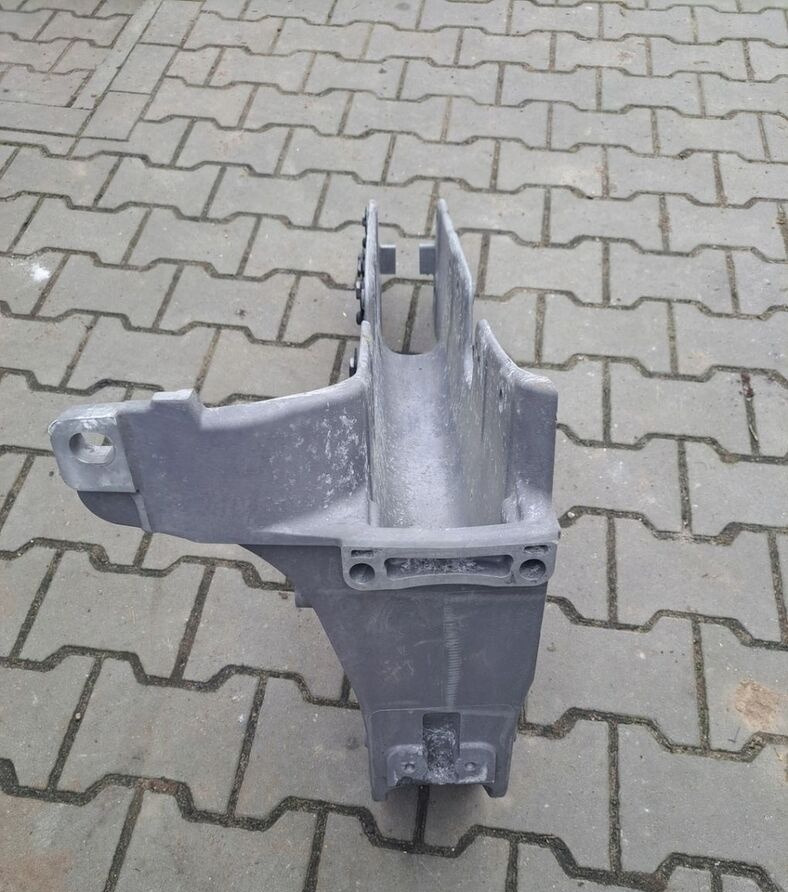 Renault MOCOWANIE ŁAPA PRAWA WYWROT WIEŻYCZKA KABINY RENAULT T GAMA HIGH 82311041 - Кабина и ентериер за Камион: слика 1 Renault MOCOWANIE ŁAPA PRAWA WYWROT WIEŻYCZKA KABINY RENAULT T GAMA HIGH 82311041 - Кабина и ентериер за Камион: слика 1