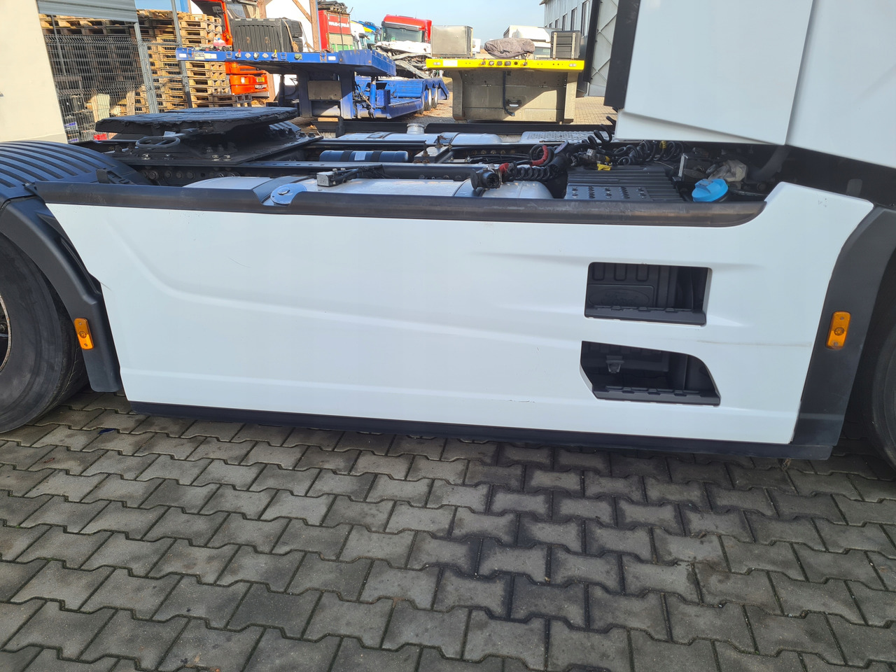 FORD ZABUDOWY OSŁONY MIĘDZYOSIOWE MOCOWANIA KOMPLET ORYGINAŁ FORD F-MAX 500 - Резервни делови за Камион: слика 2 FORD ZABUDOWY OSŁONY MIĘDZYOSIOWE MOCOWANIA KOMPLET ORYGINAŁ FORD F-MAX 500 - Резервни делови за Камион: слика 2