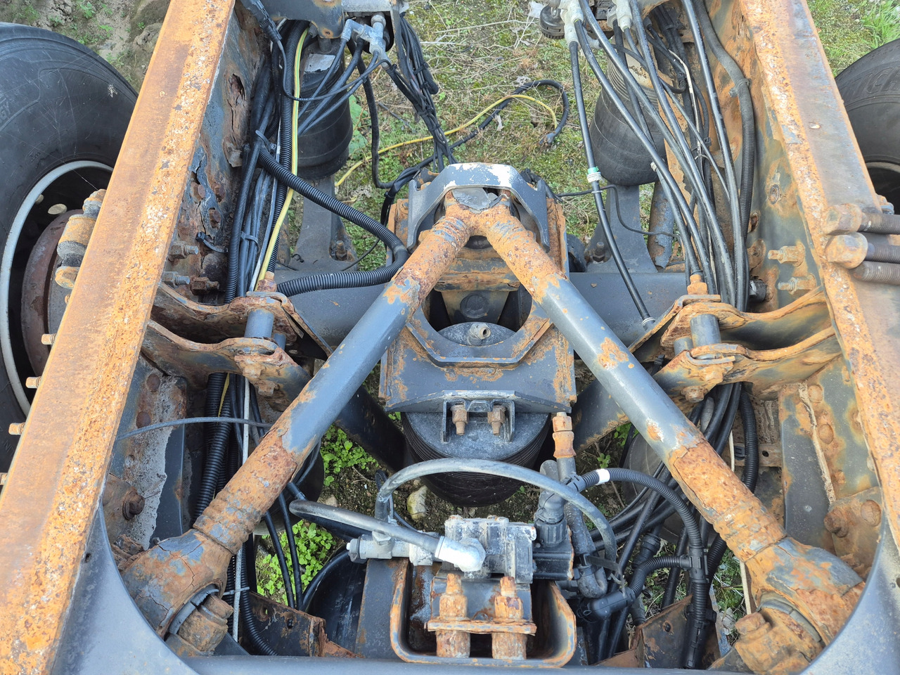 VOLVO BELKA OŚ TYŁ WLECZONA PODNOSZONA KOMPLETNA VOLVO FH FM FMX RENAULT - Суспензија: слика 2 VOLVO BELKA OŚ TYŁ WLECZONA PODNOSZONA KOMPLETNA VOLVO FH FM FMX RENAULT - Суспензија: слика 2