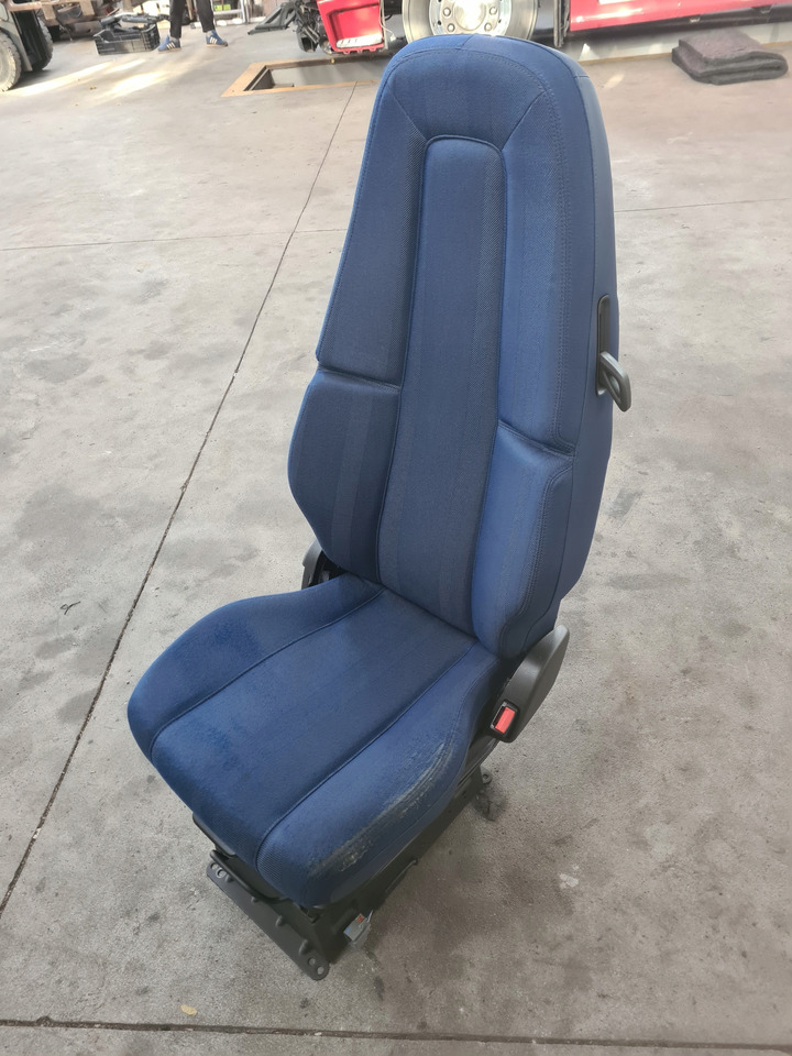VOLVO FOTEL PASAŻERA PNEUMATYCZNY PRAWY VOLVO FH 5 FM 5 - Седиште за Камион: слика 4 VOLVO FOTEL PASAŻERA PNEUMATYCZNY PRAWY VOLVO FH 5 FM 5 - Седиште за Камион: слика 4