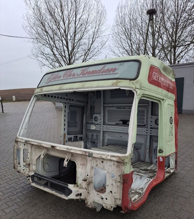 VOLVO KABINA GOŁA SZKIELET VOLVO FM 4 FMX EURO 6 - Кабина за Камион: слика 2 VOLVO KABINA GOŁA SZKIELET VOLVO FM 4 FMX EURO 6 - Кабина за Камион: слика 2