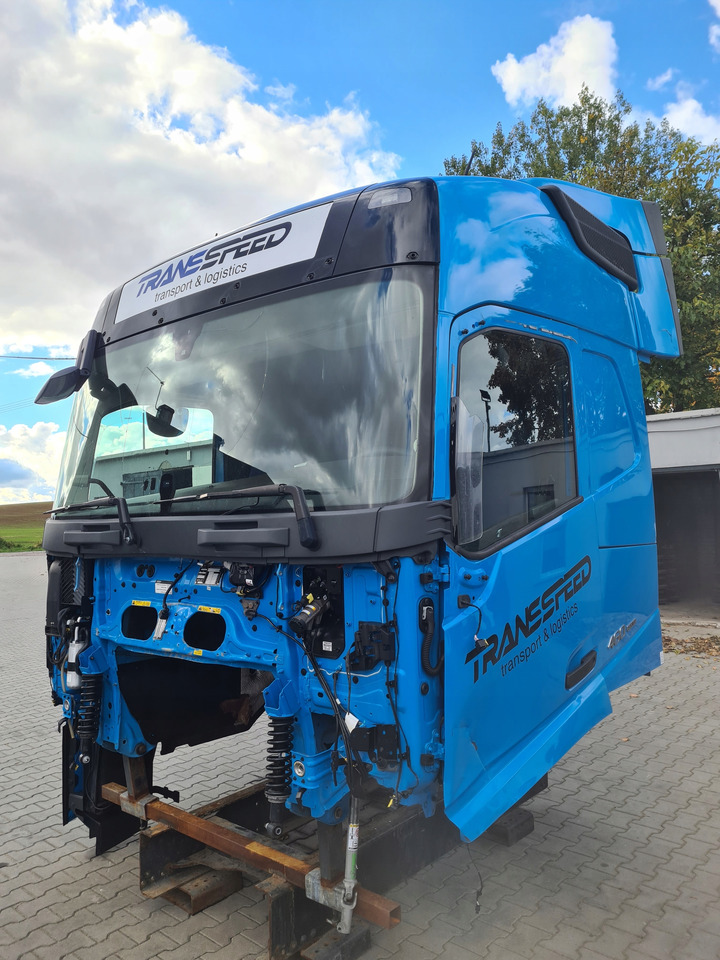 VOLVO KABINA KOMPLETNA VOLVO FH 5 EURO 6 I-SAVE GLOBETROTTER - Кабина за Камион со церада: слика 2 VOLVO KABINA KOMPLETNA VOLVO FH 5 EURO 6 I-SAVE GLOBETROTTER - Кабина за Камион со церада: слика 2