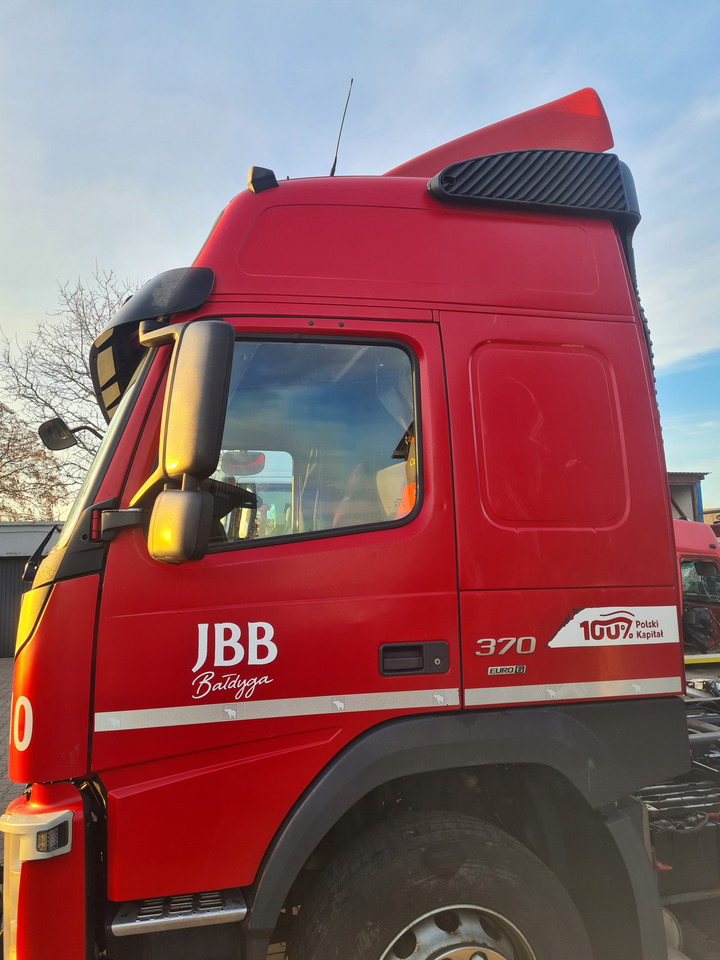 VOLVO KABINA KOMPLETNA VOLVO FM 4 EURO 6 GLOBETROTTER - Кабина за Камион: слика 3 VOLVO KABINA KOMPLETNA VOLVO FM 4 EURO 6 GLOBETROTTER - Кабина за Камион: слика 3
