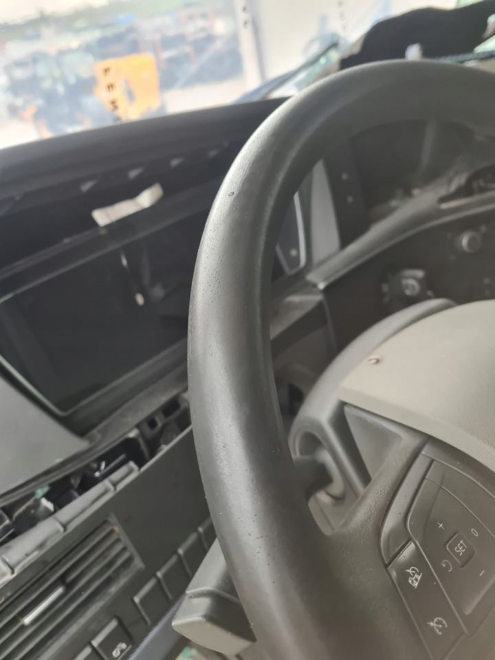 VOLVO KIEROWNICA WIELOFUNKCYJNA KOMPLETNA VOLVO FH 5 FM 5 FMX - Волан за Камион: слика 4 VOLVO KIEROWNICA WIELOFUNKCYJNA KOMPLETNA VOLVO FH 5 FM 5 FMX - Волан за Камион: слика 4
