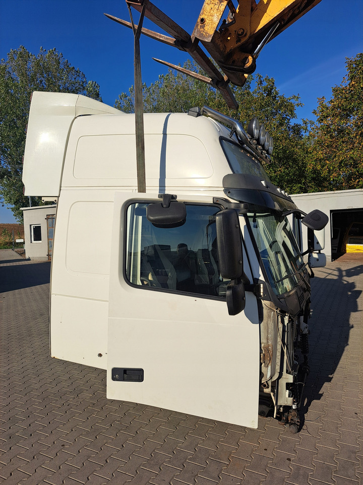 VOLVO KOMPLETNA FH 12 13 XL WYSOKA AUTOMAT - Кабина за Камион: слика 2 VOLVO KOMPLETNA FH 12 13 XL WYSOKA AUTOMAT - Кабина за Камион: слика 2