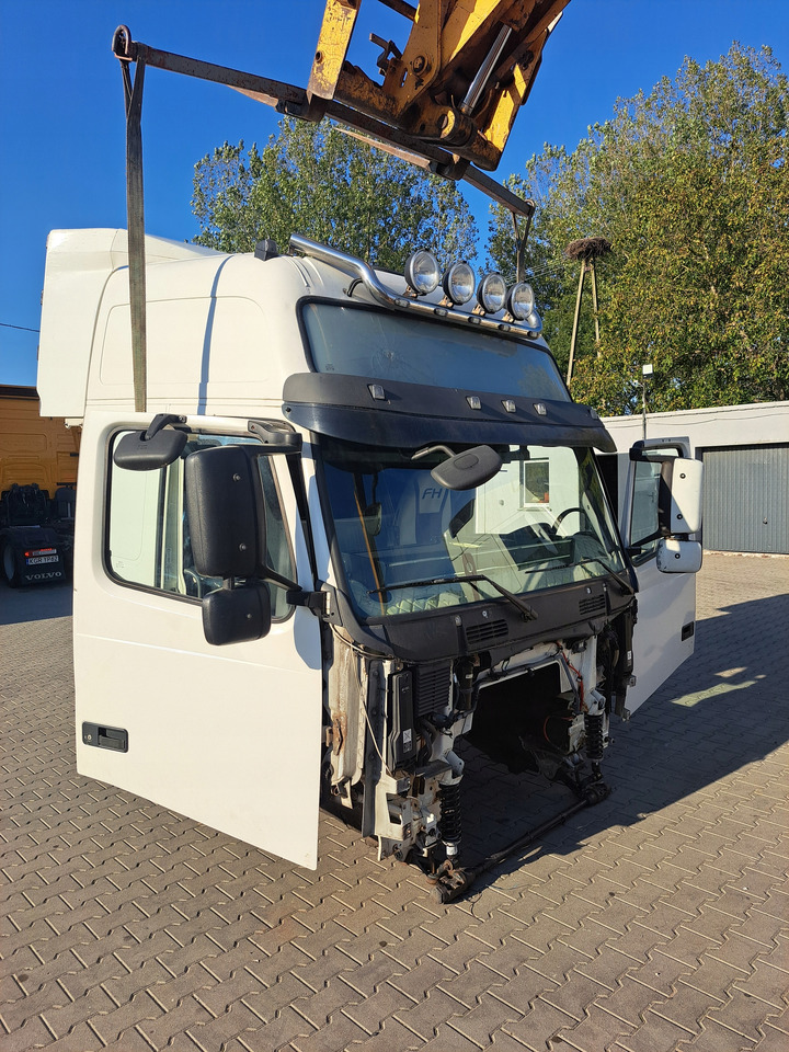 VOLVO KOMPLETNA FH 12 13 XL WYSOKA AUTOMAT - Кабина за Камион: слика 1 VOLVO KOMPLETNA FH 12 13 XL WYSOKA AUTOMAT - Кабина за Камион: слика 1