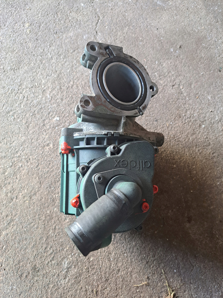 VOLVO OBUDOWA SEPARATOR OLEJU ODMY WIRÓWKA VOLVO FM 9 - Филтер за масло за Камион: слика 1 VOLVO OBUDOWA SEPARATOR OLEJU ODMY WIRÓWKA VOLVO FM 9 - Филтер за масло за Камион: слика 1