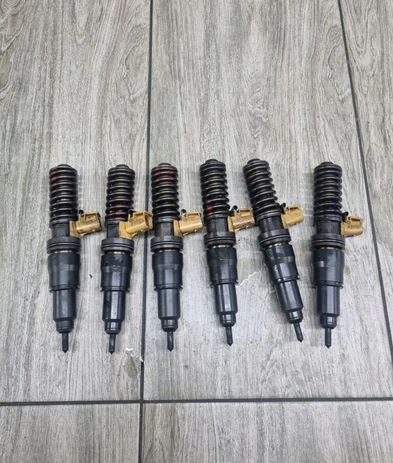 VOLVO POMPOWTRYSKIWACZE VOLVO FH 4 FM 4 D13K RENAULT GAMA T C K DTI 13 EURO 6 - Инјектор за Камион: слика 1 VOLVO POMPOWTRYSKIWACZE VOLVO FH 4 FM 4 D13K RENAULT GAMA T C K DTI 13 EURO 6 - Инјектор за Камион: слика 1