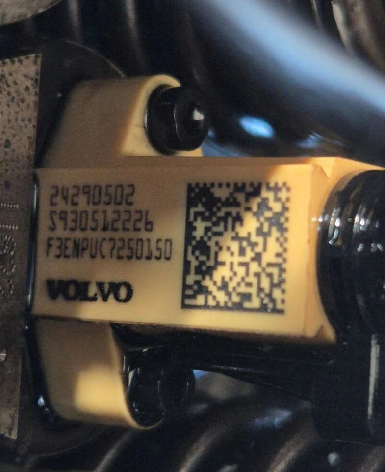 VOLVO POMPOWTRYSKIWACZE WTRYSKI COMMON RAIL VOLVO FH 5 FM 5 RENAULT GAMA DTI EVO - Инјектор: слика 3 VOLVO POMPOWTRYSKIWACZE WTRYSKI COMMON RAIL VOLVO FH 5 FM 5 RENAULT GAMA DTI EVO - Инјектор: слика 3